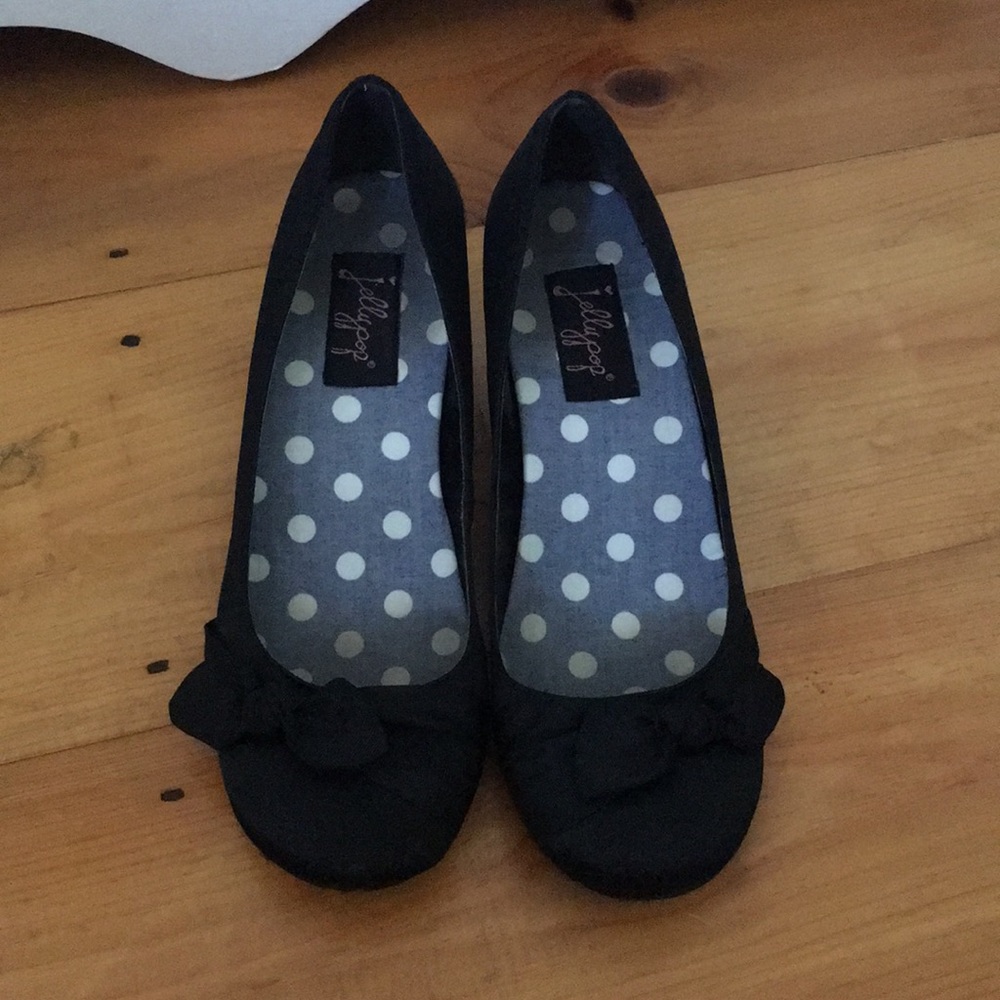 Black bow heels
